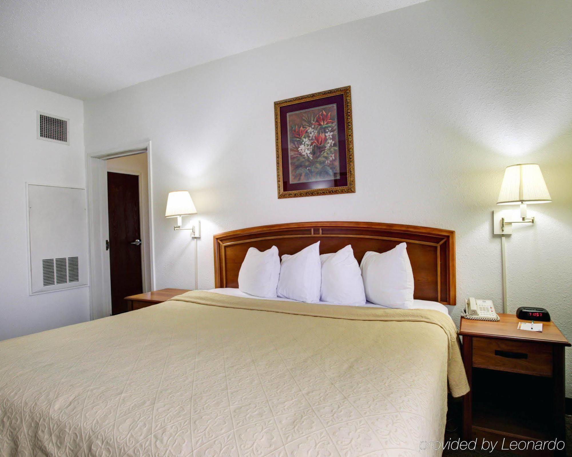 Quality Inn & Suites Airport Austin Exterior foto
